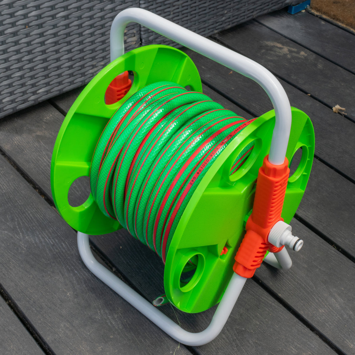 Hose Pipe Storage Reel Holder with 15m Premium 6-Layer Green Hose
