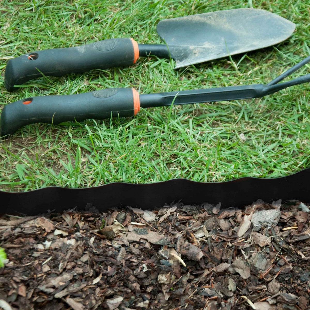 Black Crinkled Flexible Lawn Edging, 20cm Height