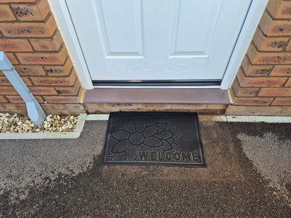 Rubber Doormat, 60cm x 40cm - 'Welcome' (Flower)