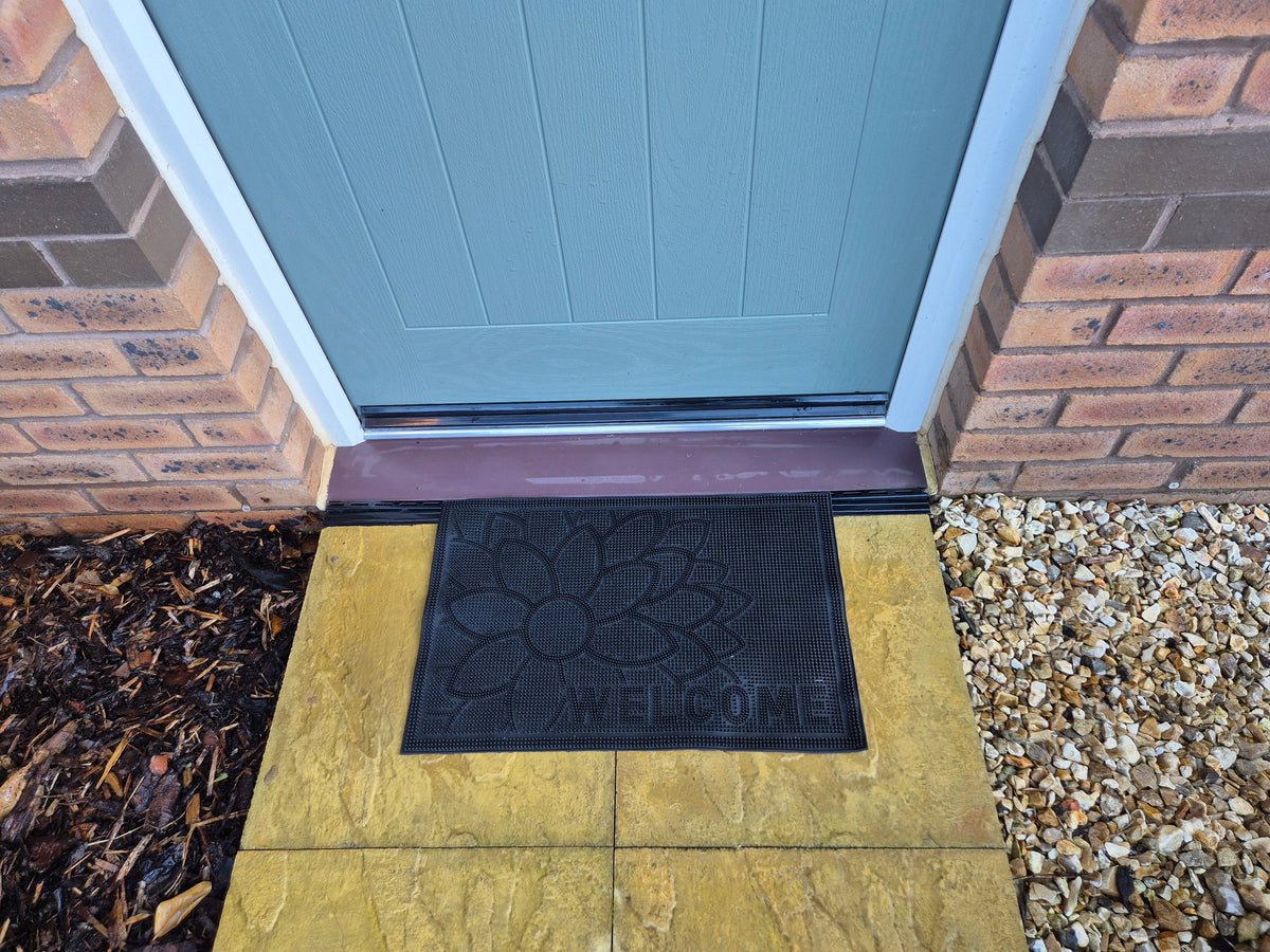 Rubber Doormat, 60cm x 40cm - 'Welcome' (Flower)