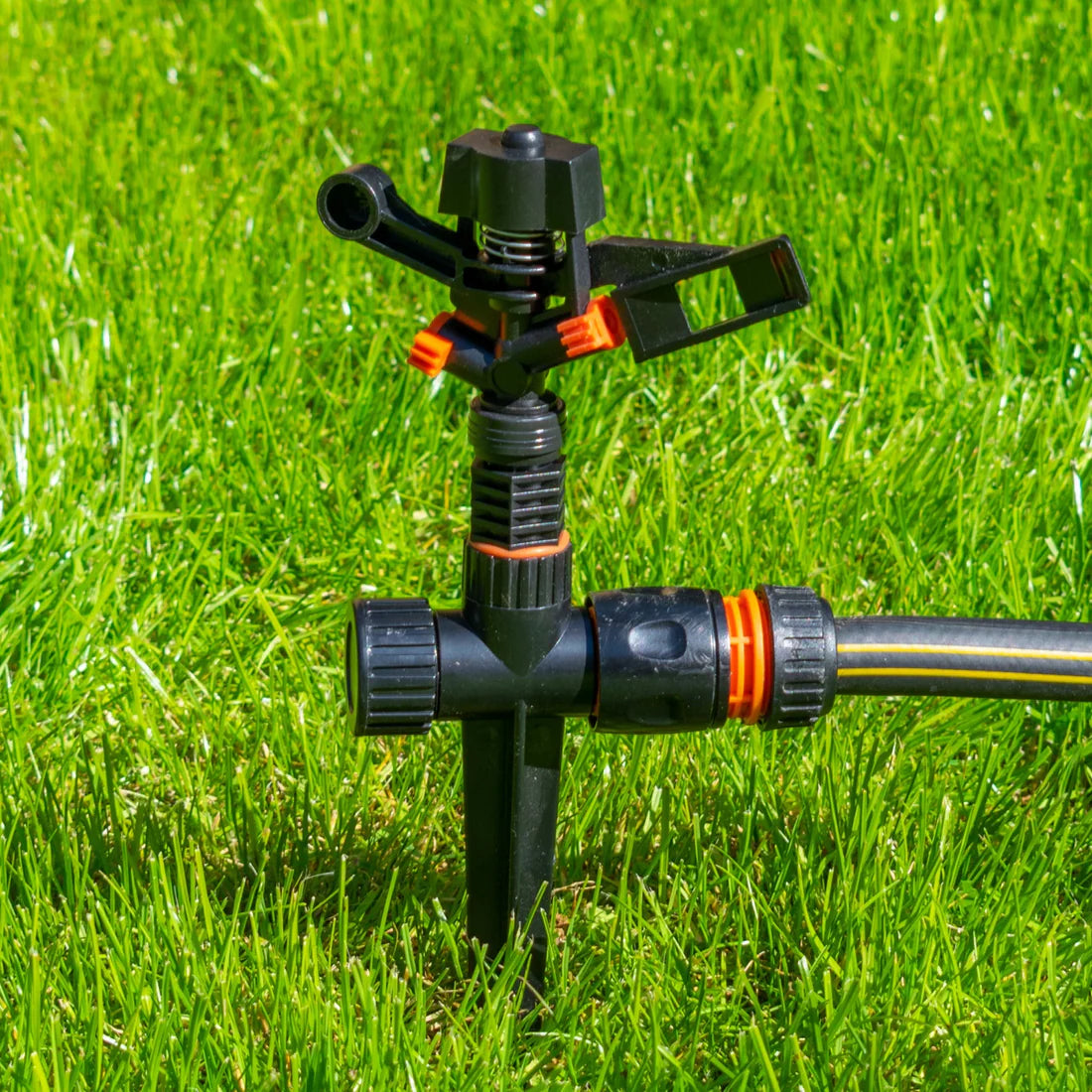 Pulsating Lawn Sprinkler on Spike, Eco line