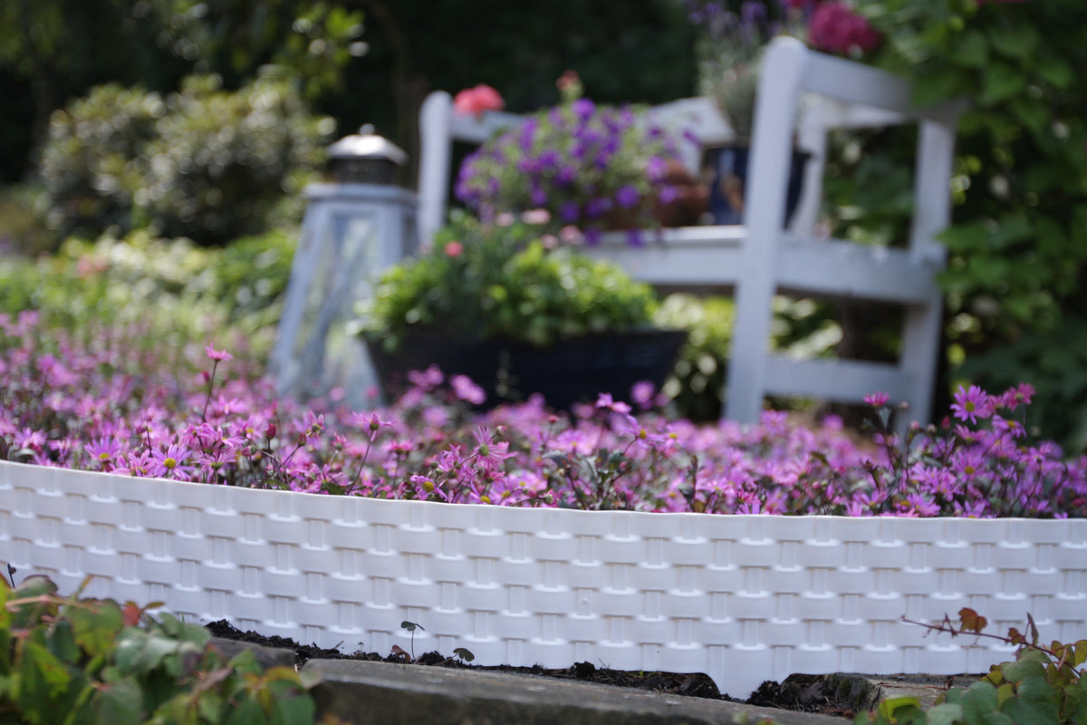 Brown Rattan Texture Palisade Lawn Edging, 2.4m