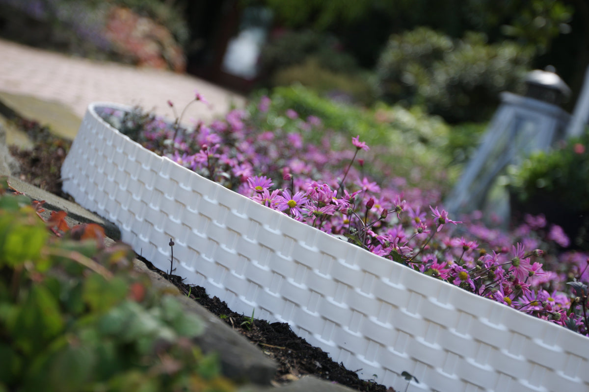 Black Rattan Texture Palisade Lawn Edging, 2.4m