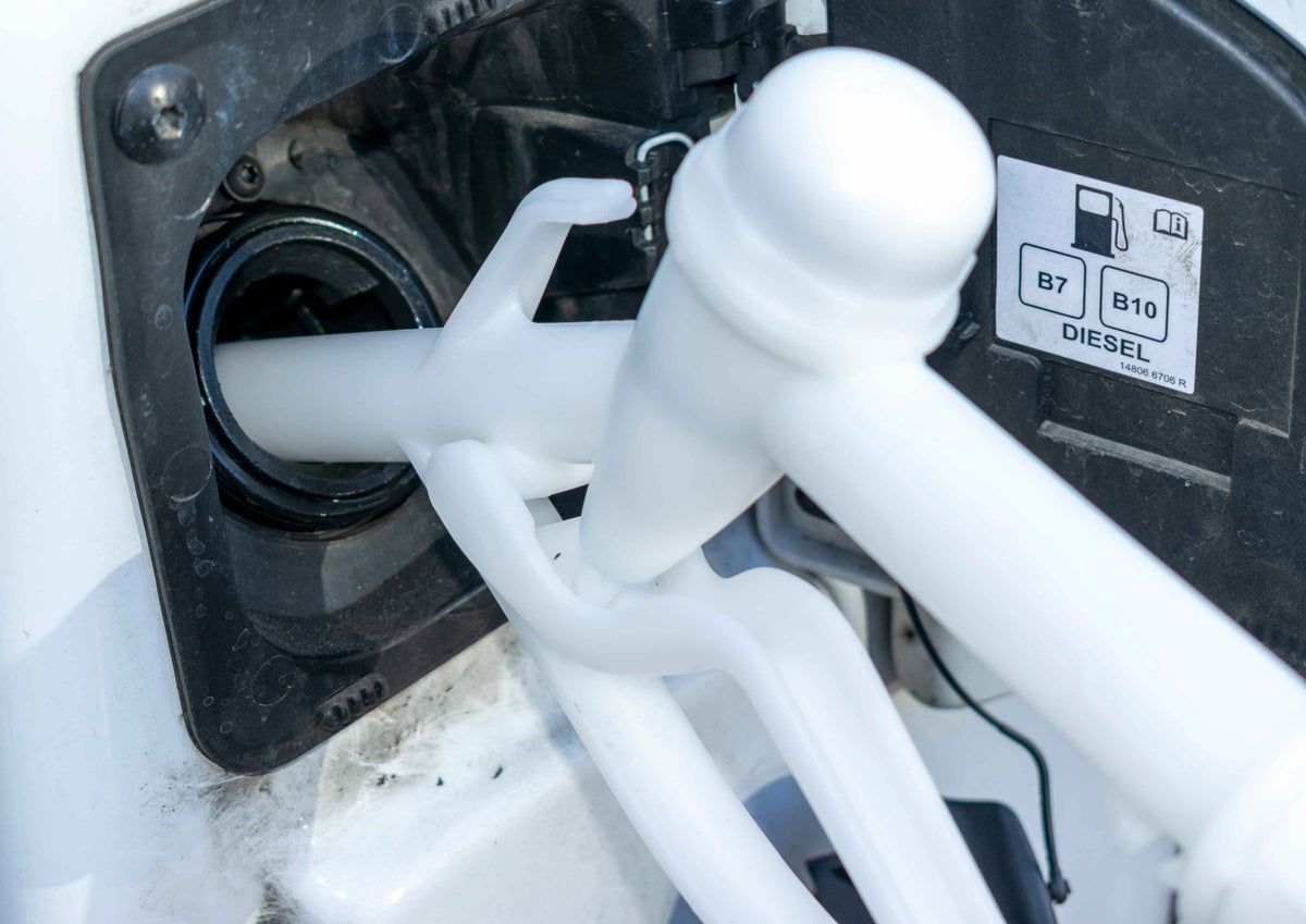 White Fuel Dispensing Nozzle for 1" Hose with 25mm Outlet