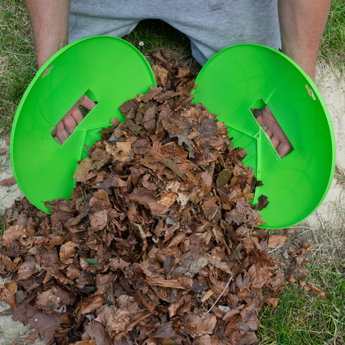 Hand-held Leaf Grabber Rakes Collect Fallen Leaves Garden Lawn Cleaning Scoops