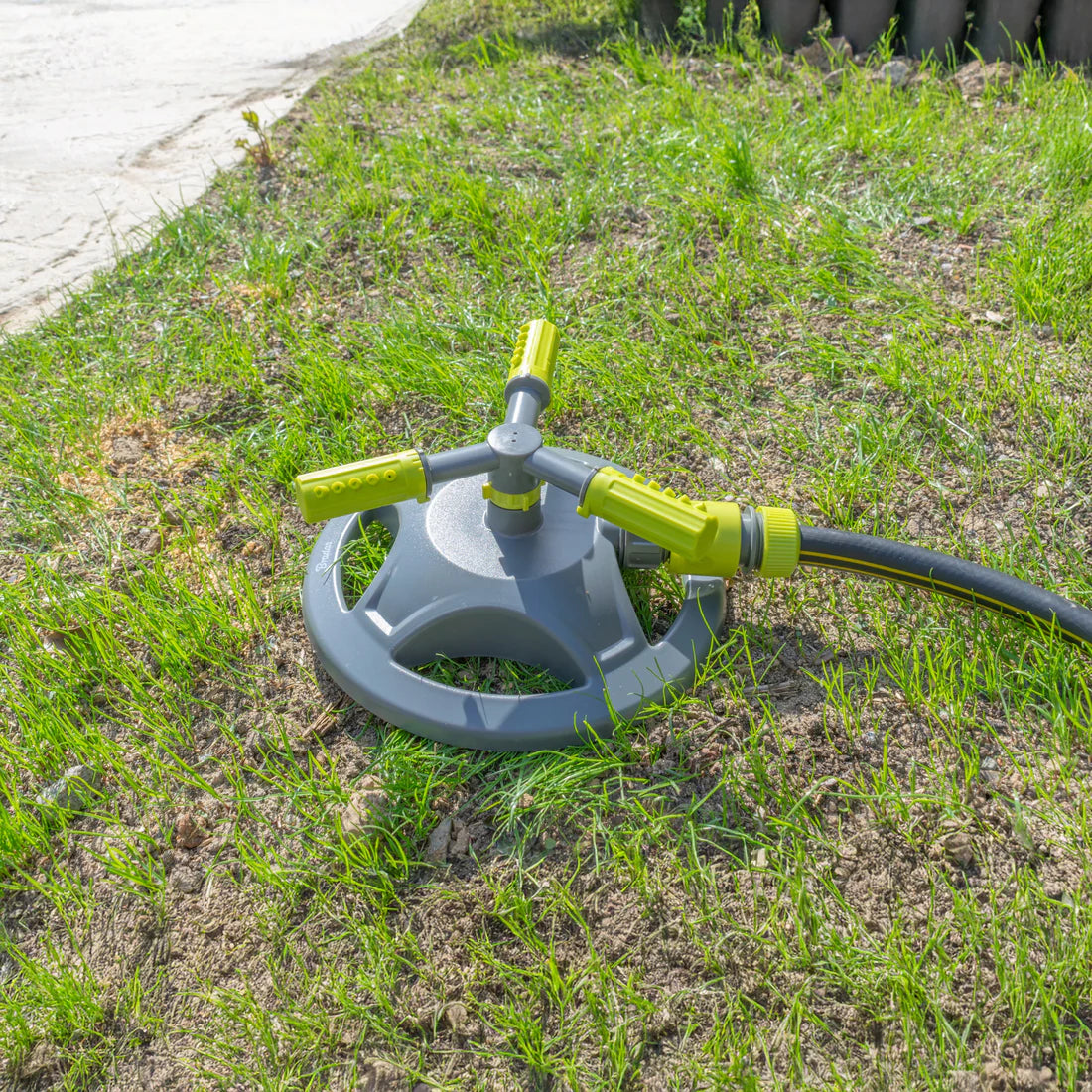 3-Arm Rotating Garden Sprinkler, Lime line