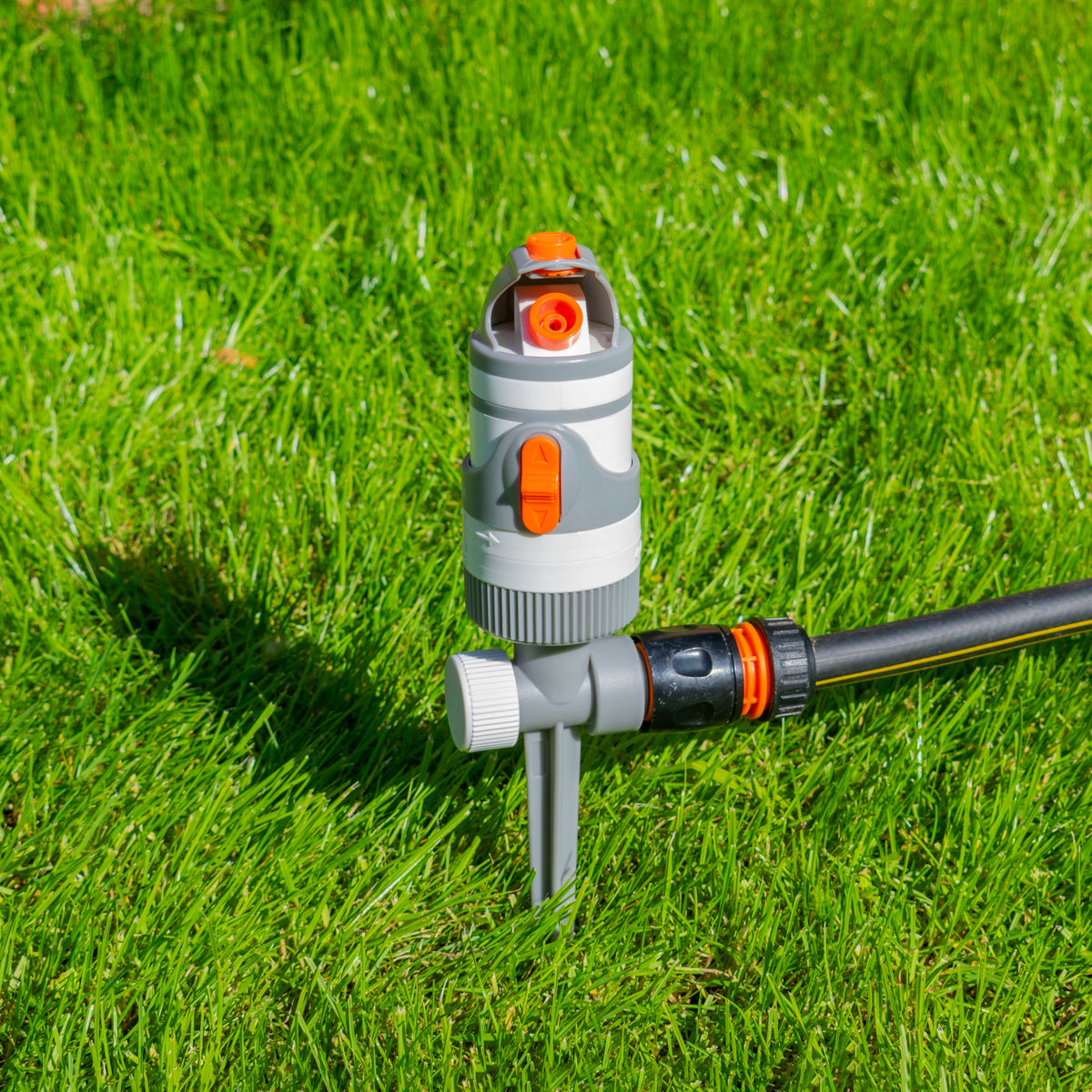 2-Pattern Gear Drive Sprinkler, White line
