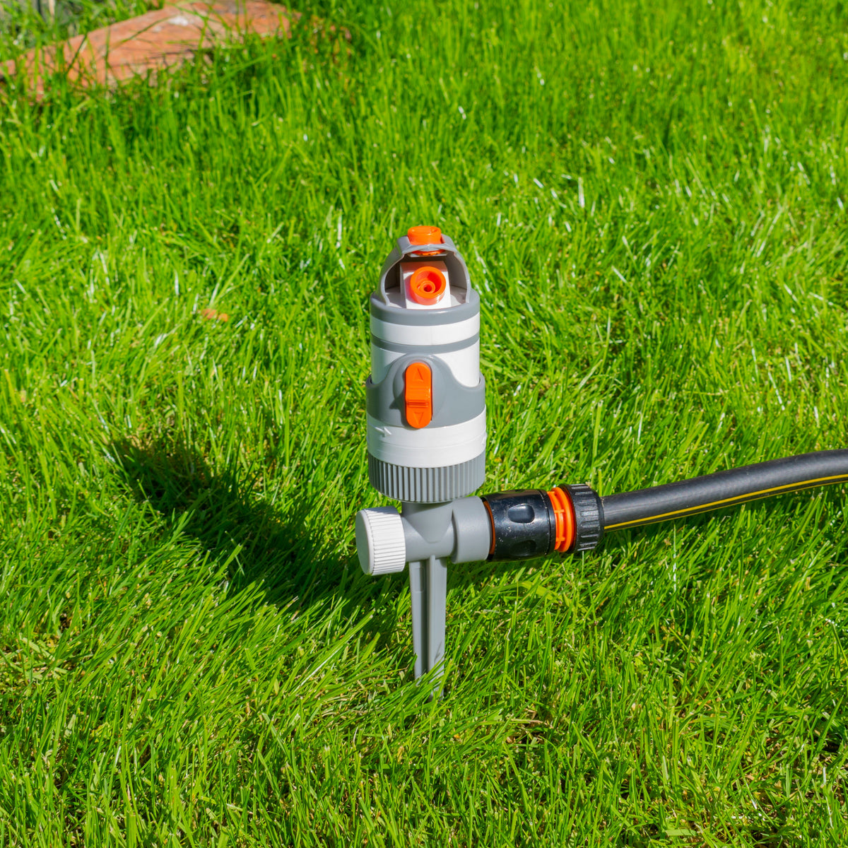 2-Pattern Gear Drive Sprinkler, White line