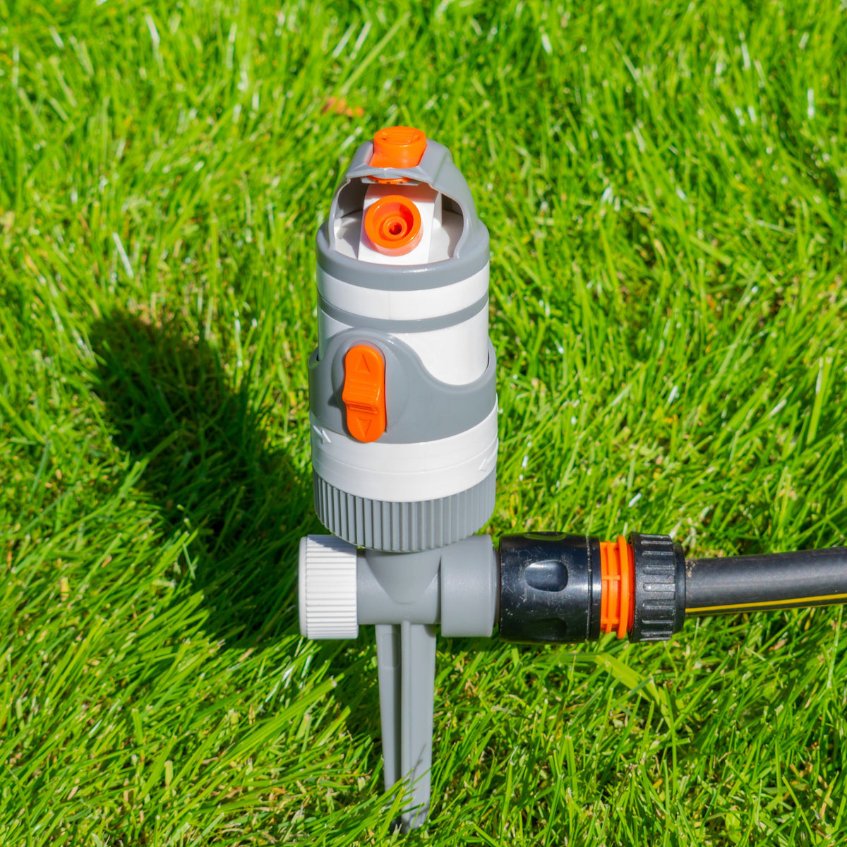 2-Pattern Gear Drive Sprinkler, White line