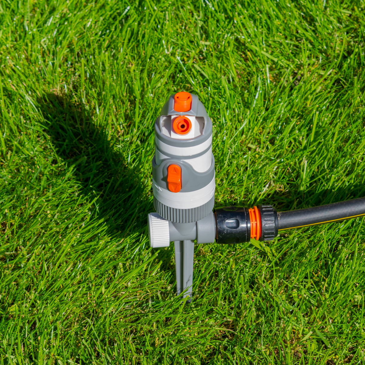 2-Pattern Gear Drive Sprinkler, White line